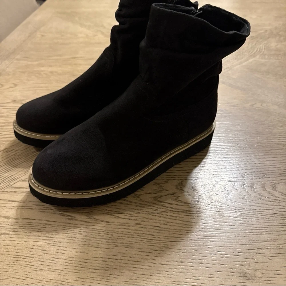 Avenue Women's Wide Width Sophie Ankle Boot 7W